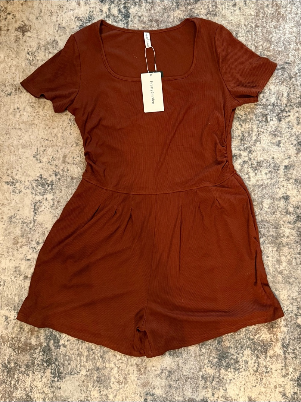 Short Sleeve Scoop Neck Romper in Rust